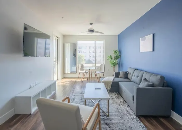 Dt 1bd With Pool Gym Parking Wd