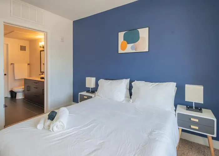 Apartment Dt 1bd With Pool Gym Parking Wd *