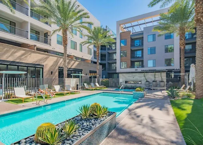 Dt 1bd With Pool Gym Parking Wd *